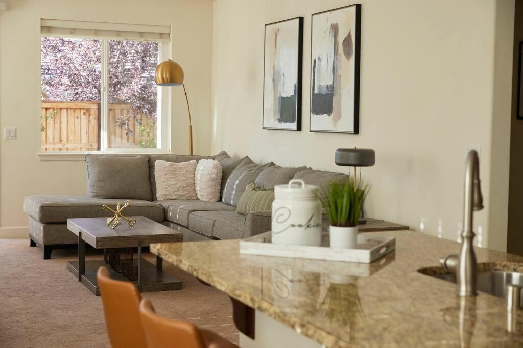 New Upscale House, Tahoe 30-Min W/ Cal King Ріно Екстер'єр фото